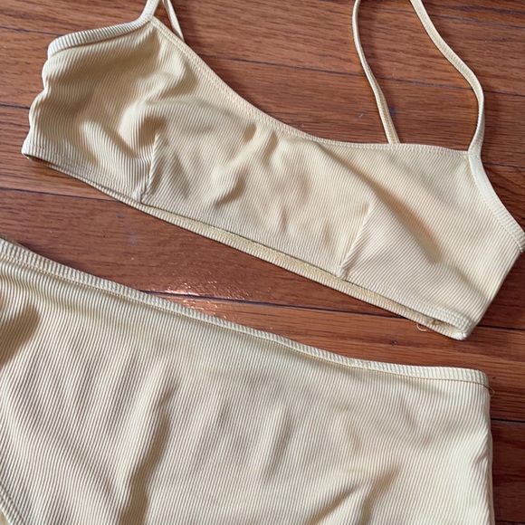 Yellow Ribbed Bikini💥 - Picture 3 of 3
